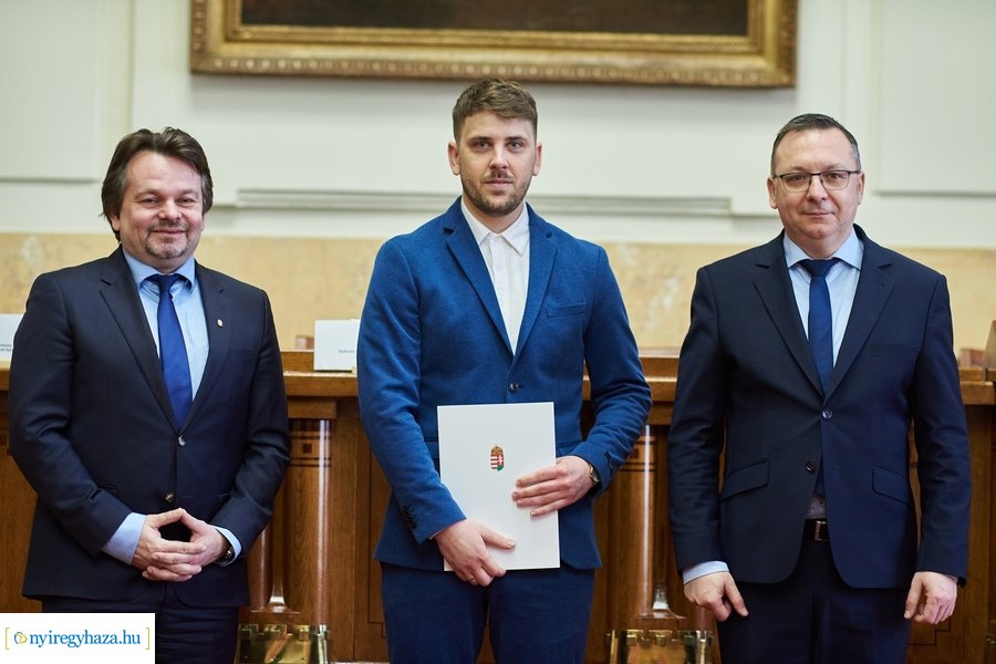 KAB oklevelek ünnepélyes átadása