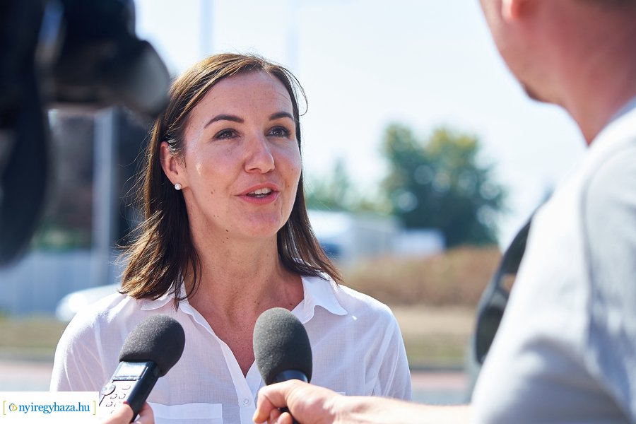 Kállói-Tünde utcai körforgalom átadó 20210913