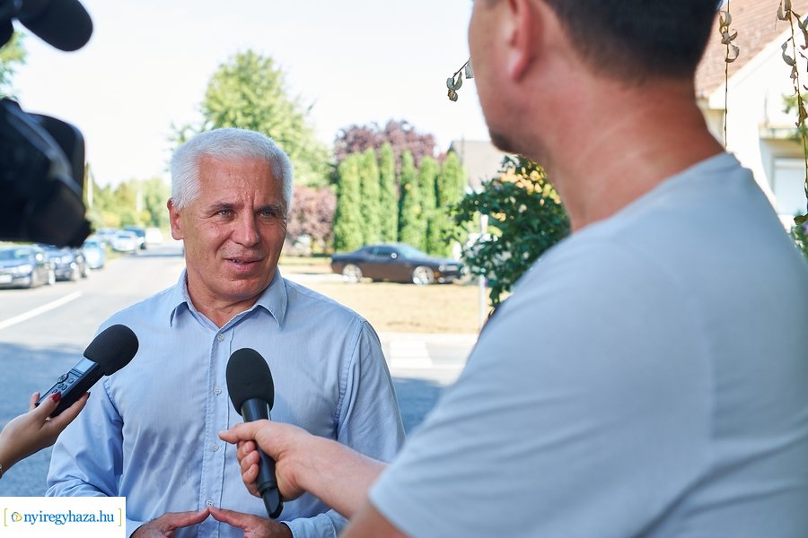 Kállói-Tünde utcai körforgalom átadó 20210913