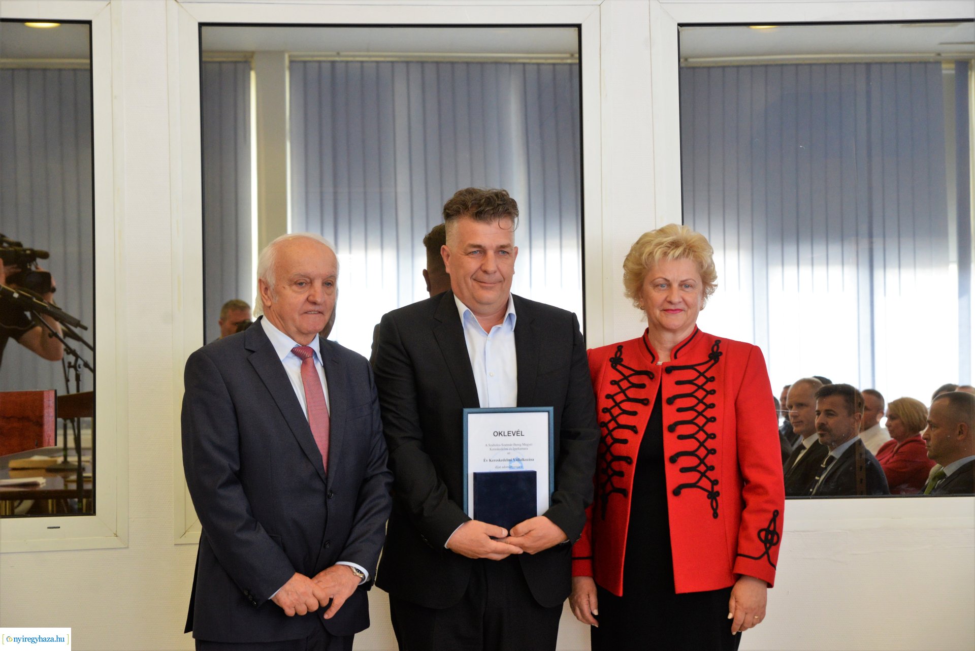 Kamarai kitüntetések és díjak átadása