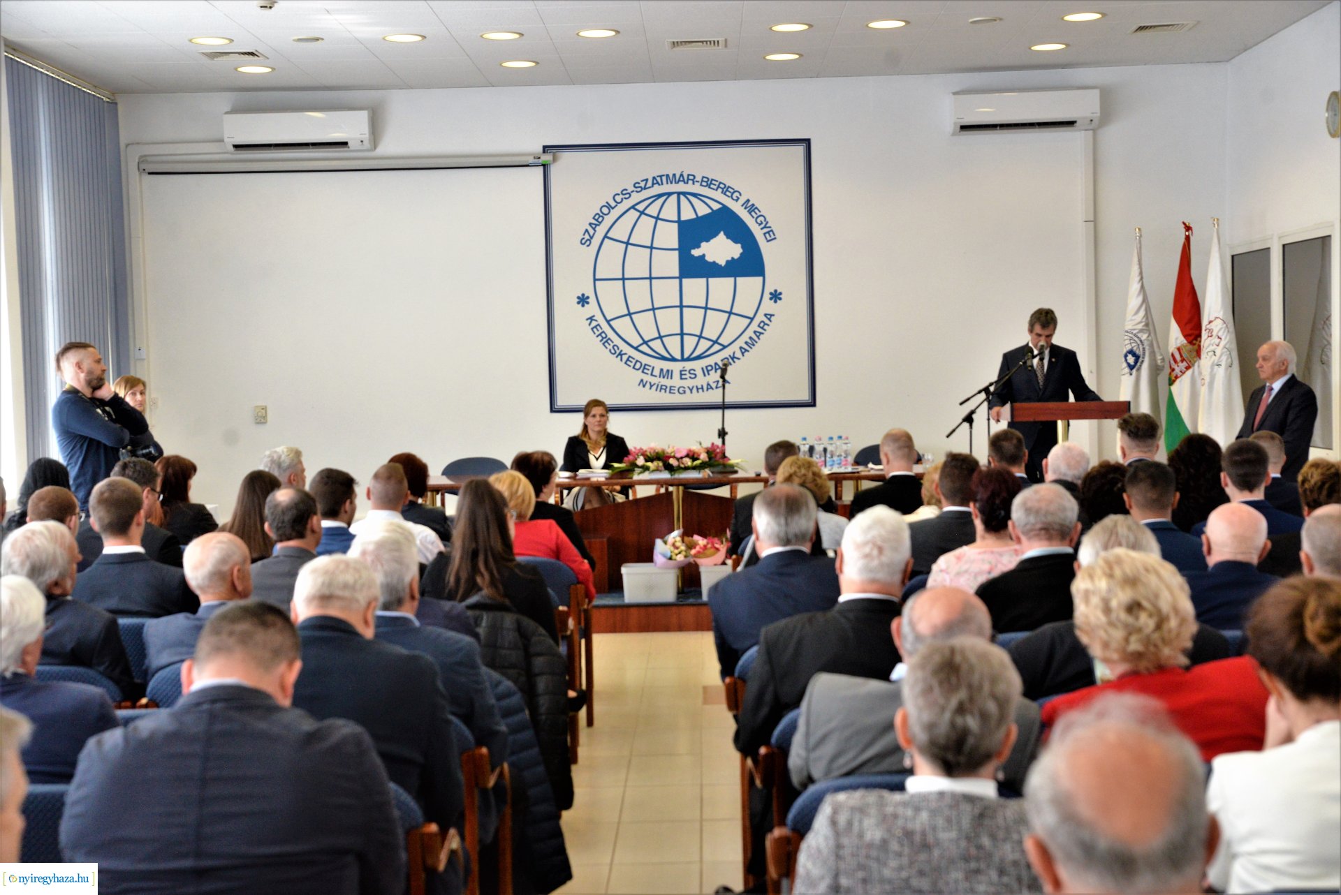 Kamarai kitüntetések és díjak átadása