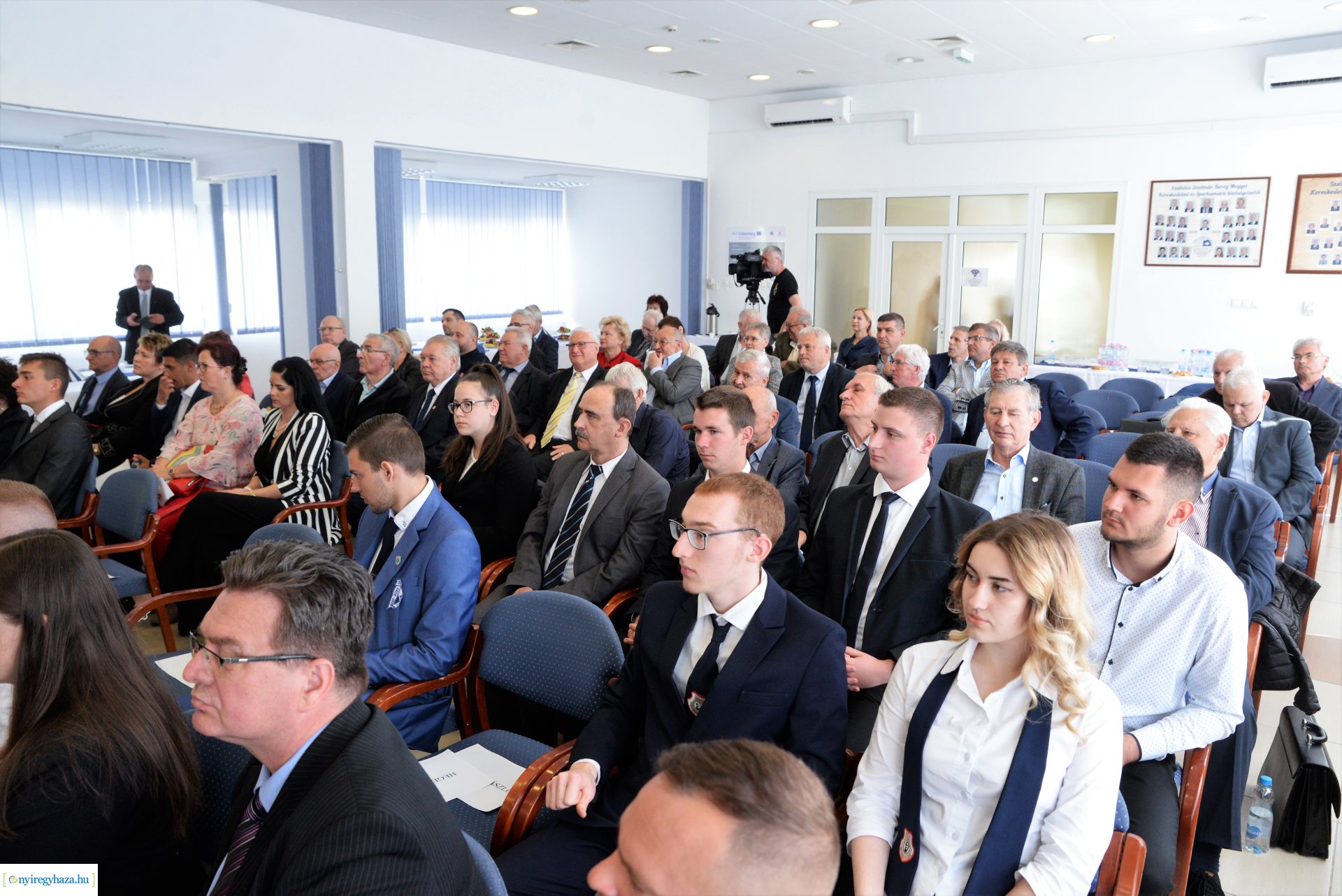 Kamarai kitüntetések és díjak átadása