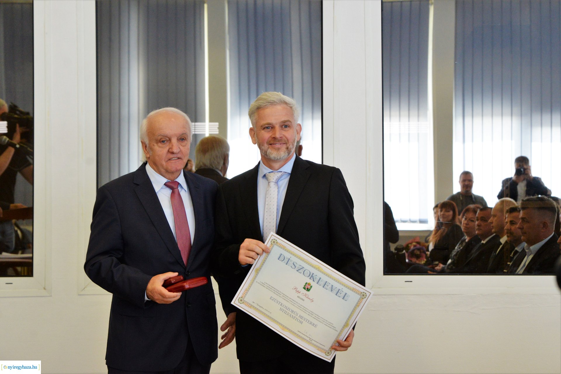 Kamarai kitüntetések és díjak átadása