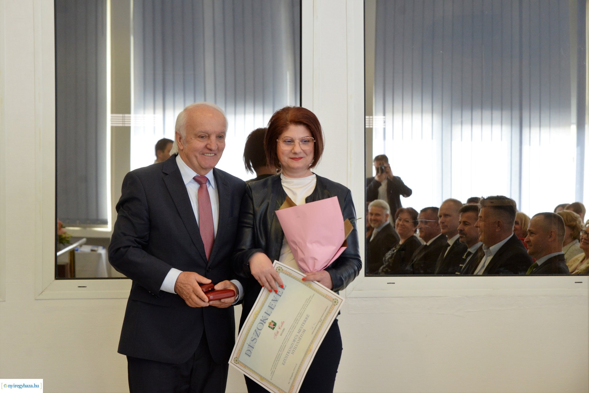 Kamarai kitüntetések és díjak átadása