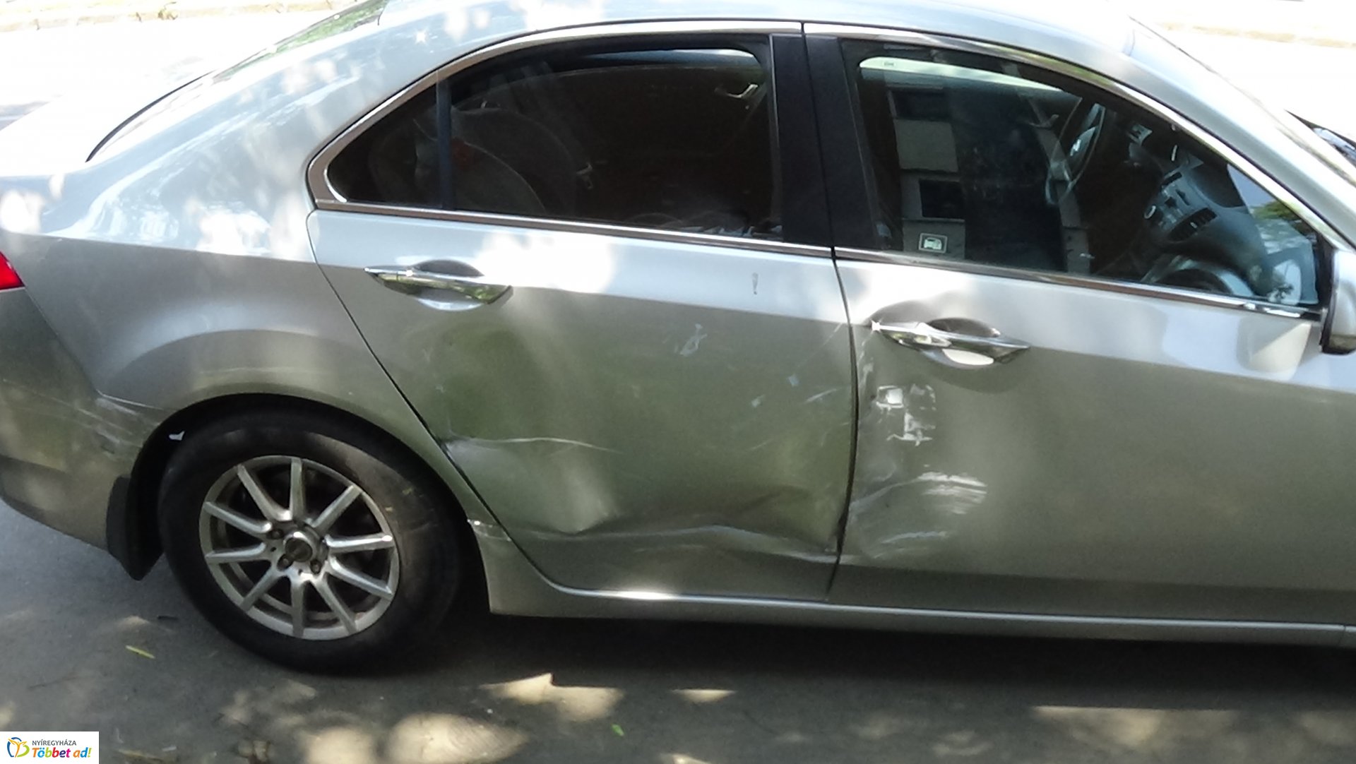 Kamion és személygépkocsi ütközött az Inczédy soron