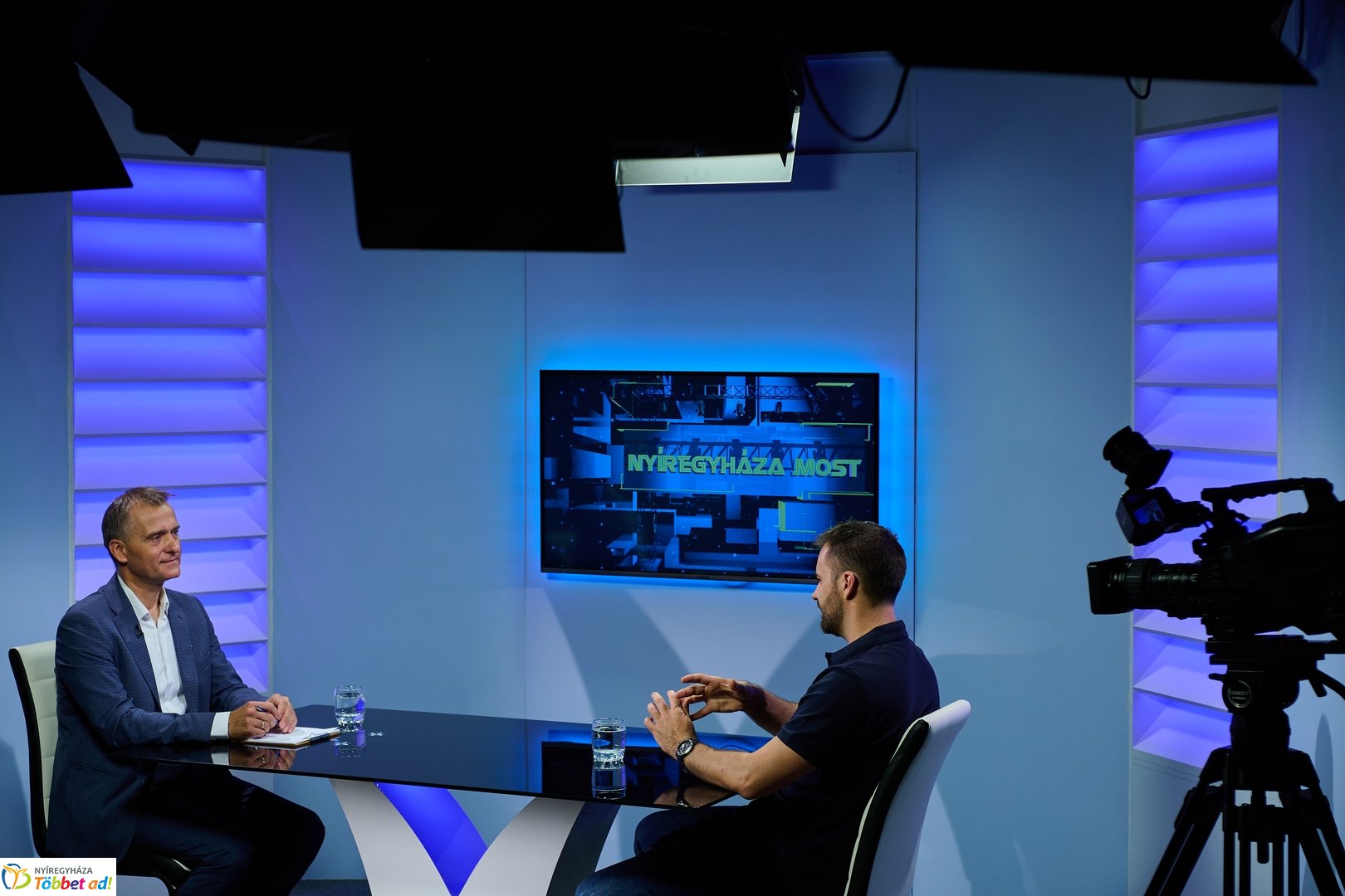 Kapu Tibor a Nyíregyházi Televízió stúdiójában - 2025