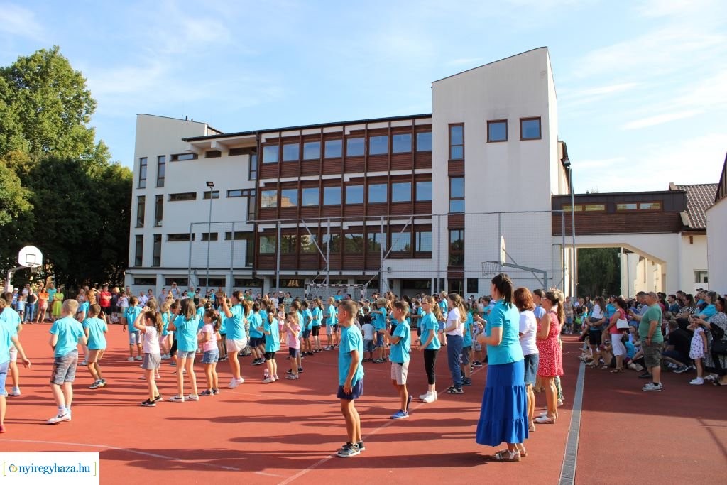 Kapunyitó a Szent Imrében