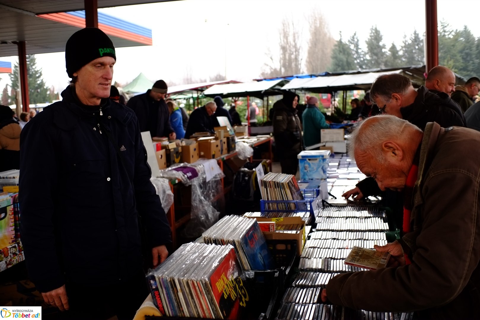 Karácsony előtt a Jósavárosi Piacon - 2025