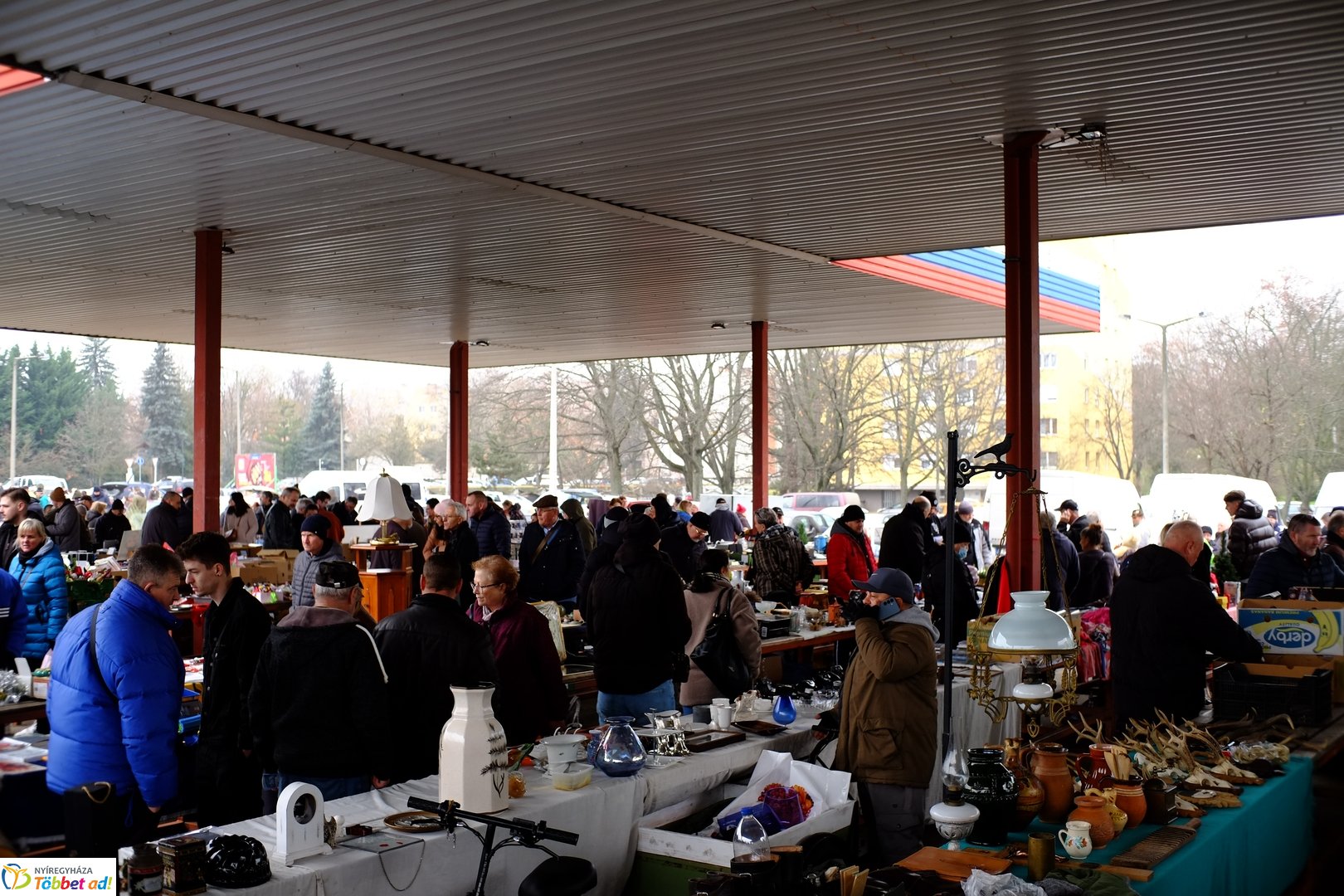 Karácsony előtt a Jósavárosi Piacon - 2025