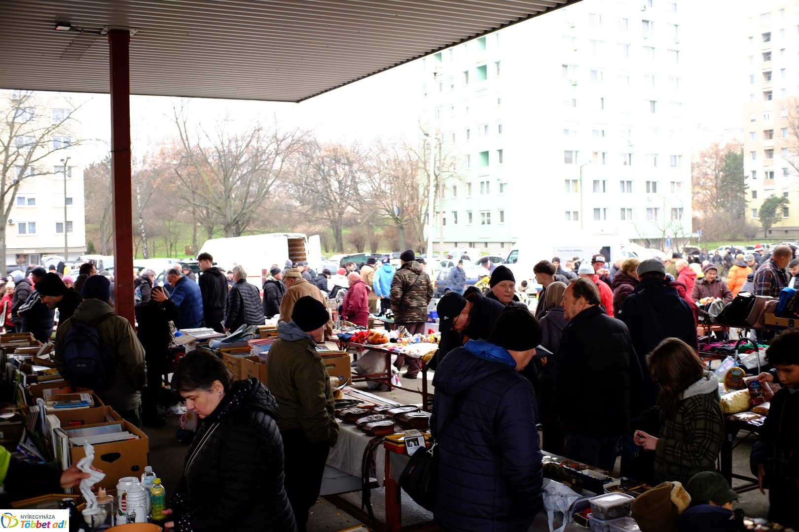 Karácsony előtt a Jósavárosi Piacon - 2025