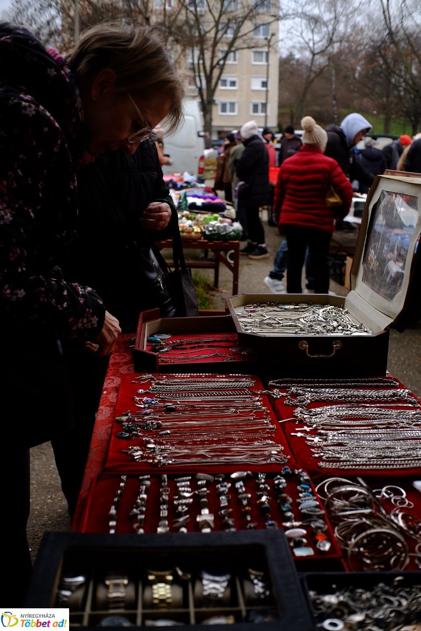 Karácsony előtt a Jósavárosi Piacon - 2025