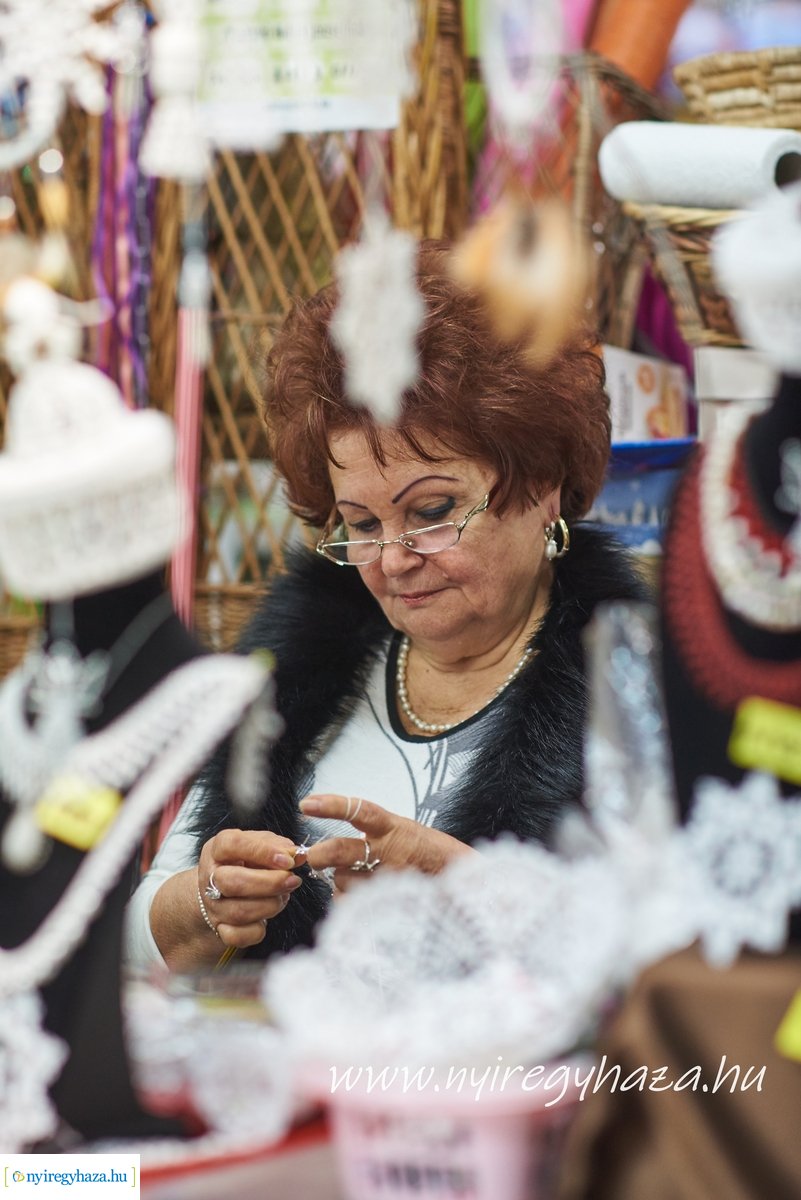 Karácsony előtti pillanatok a Búza téri piacon