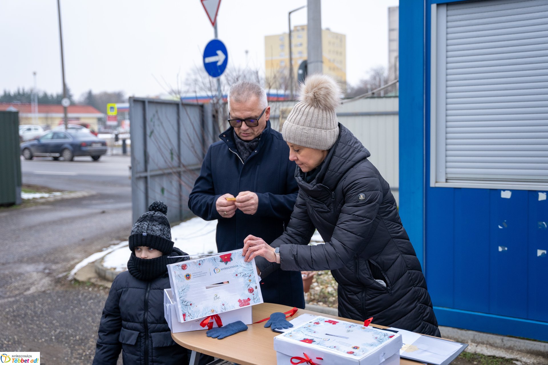"Karácsonyfáért ajándék" elnevezésű akció nyereményeinek kisorsolása
