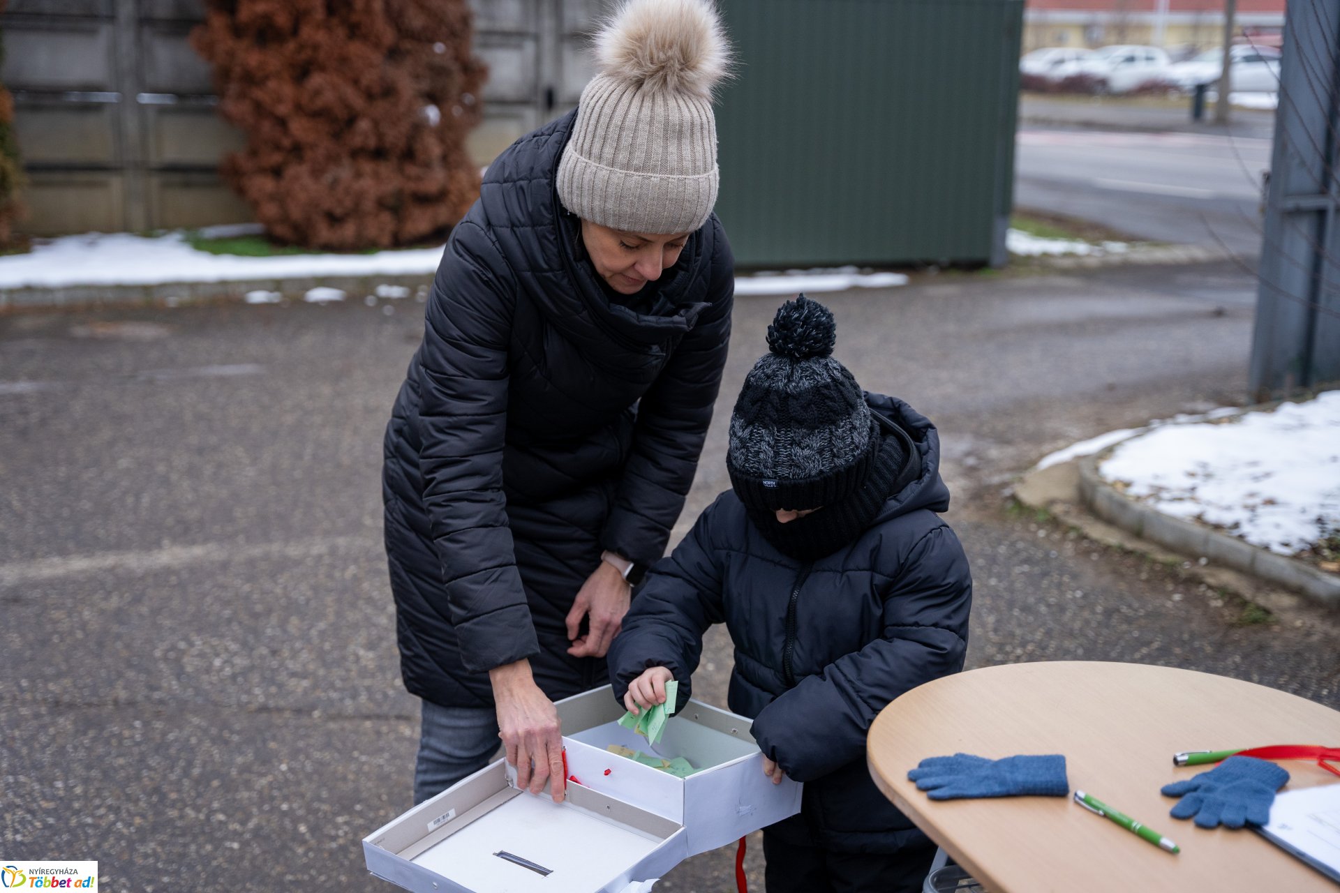 "Karácsonyfáért ajándék" elnevezésű akció nyereményeinek kisorsolása