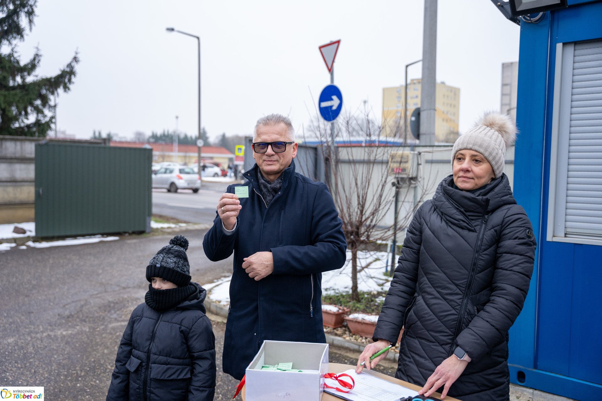 "Karácsonyfáért ajándék" elnevezésű akció nyereményeinek kisorsolása