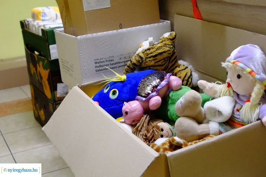 Karácsonyi adományok átadása 20221220