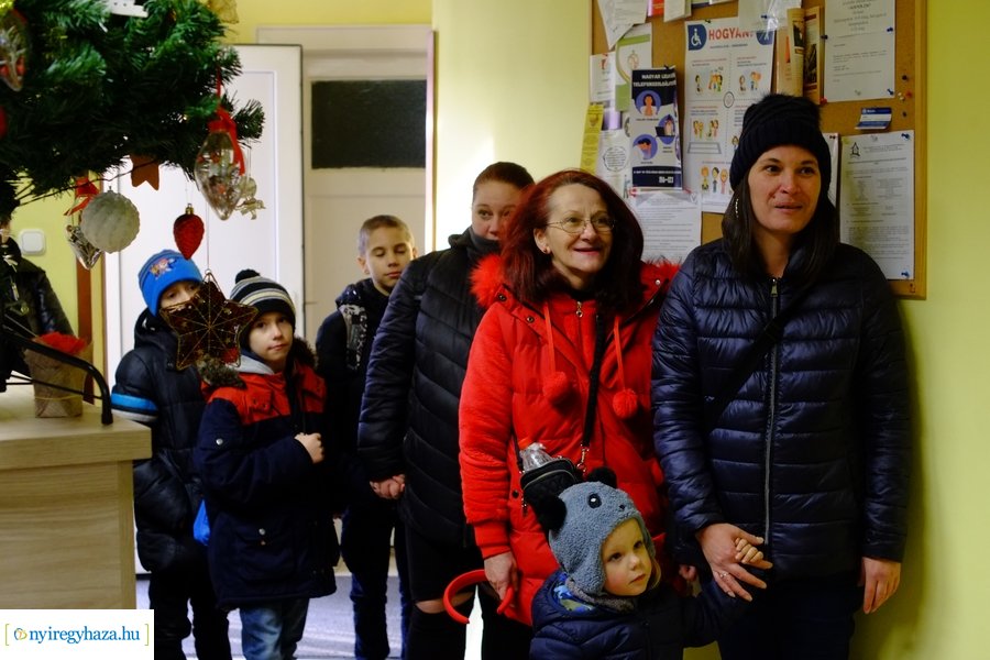 Karácsonyi adományok átadása 20221220