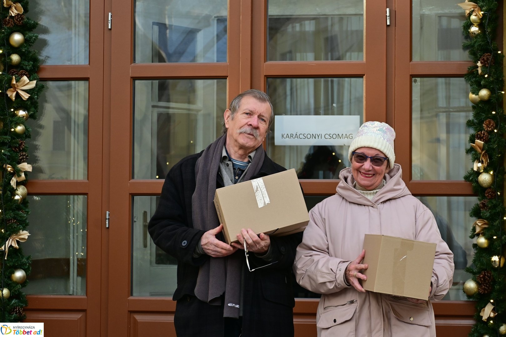 Karácsonyi csomagok átvétele a Városházán 2025