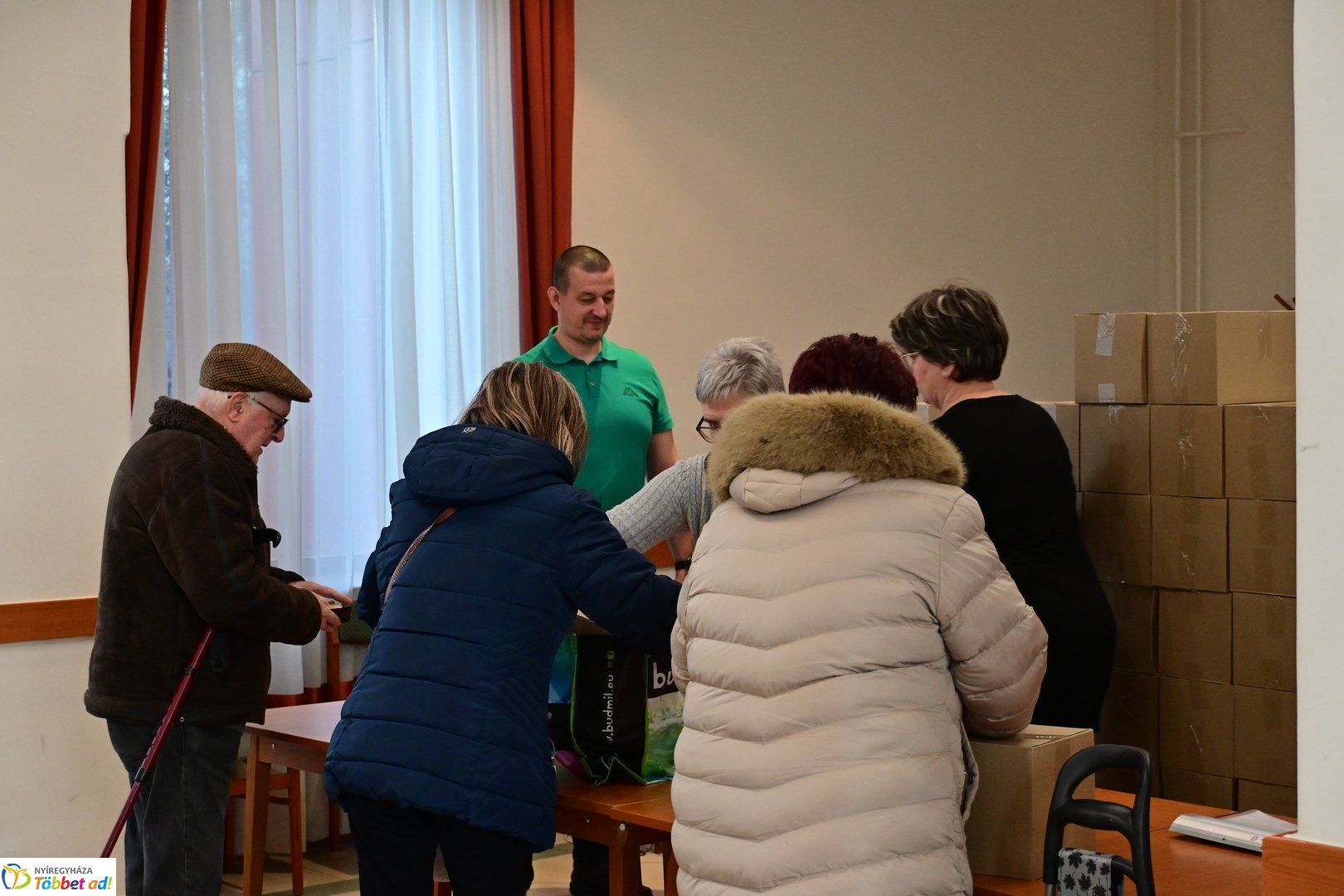 Karácsonyi csomagok átvétele a Városházán 2025