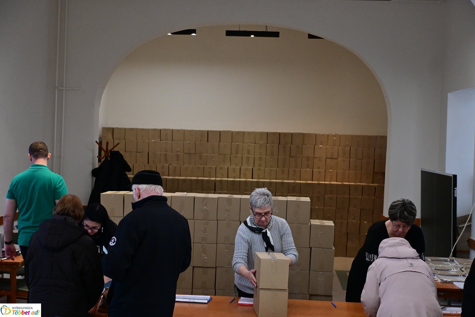 Karácsonyi csomagok átvétele a Városházán 2025