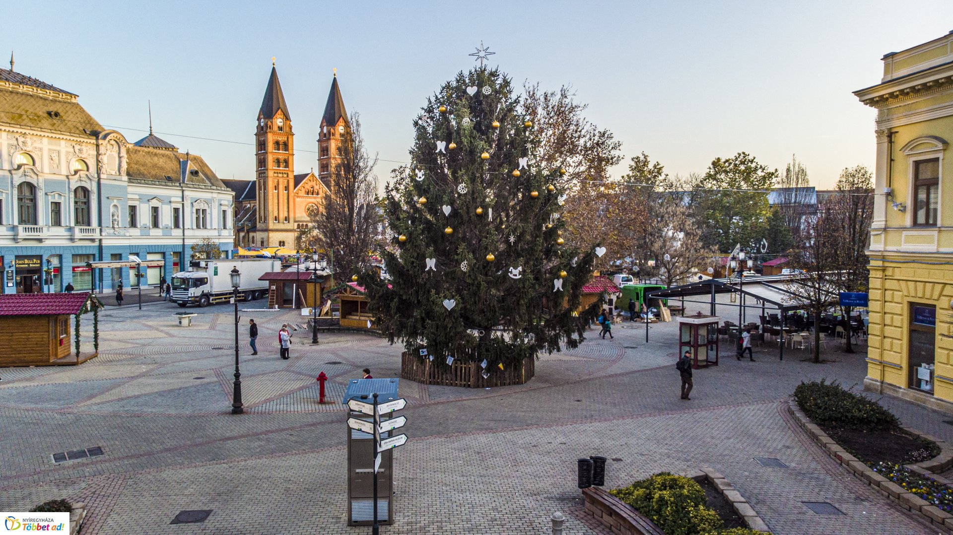 Karácsonyi előkészületek Nyíregyháza belvárosában