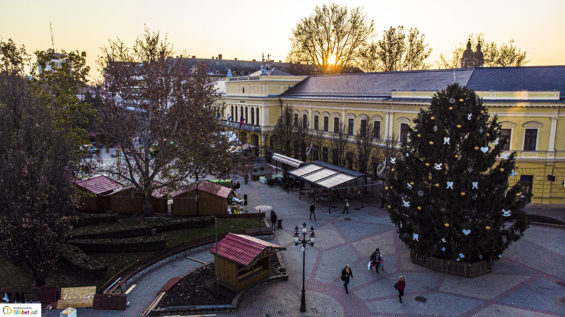 Karácsonyi előkészületek Nyíregyháza belvárosában