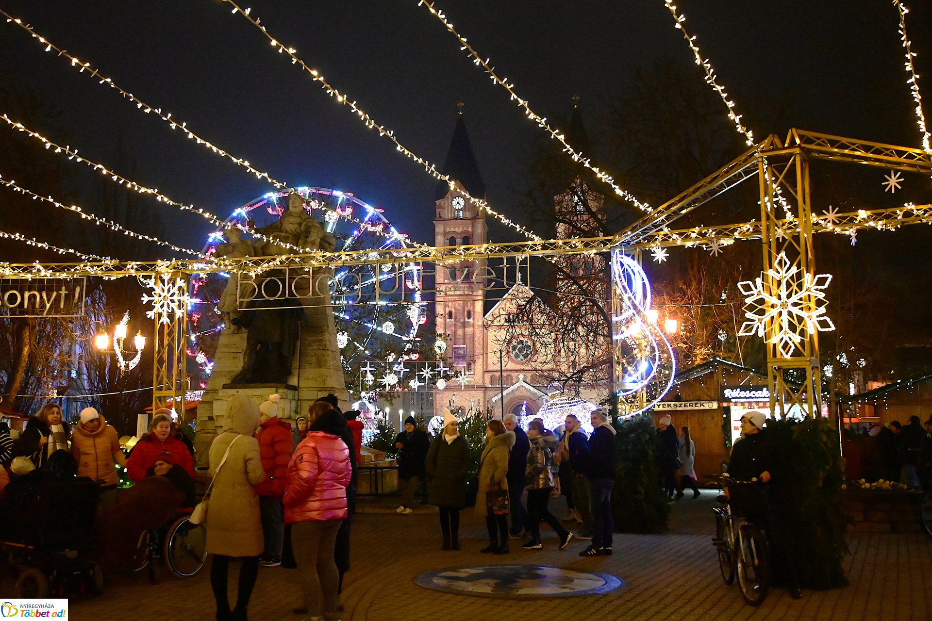 Karácsonyi Polip koncert Nyíregyháza főterén