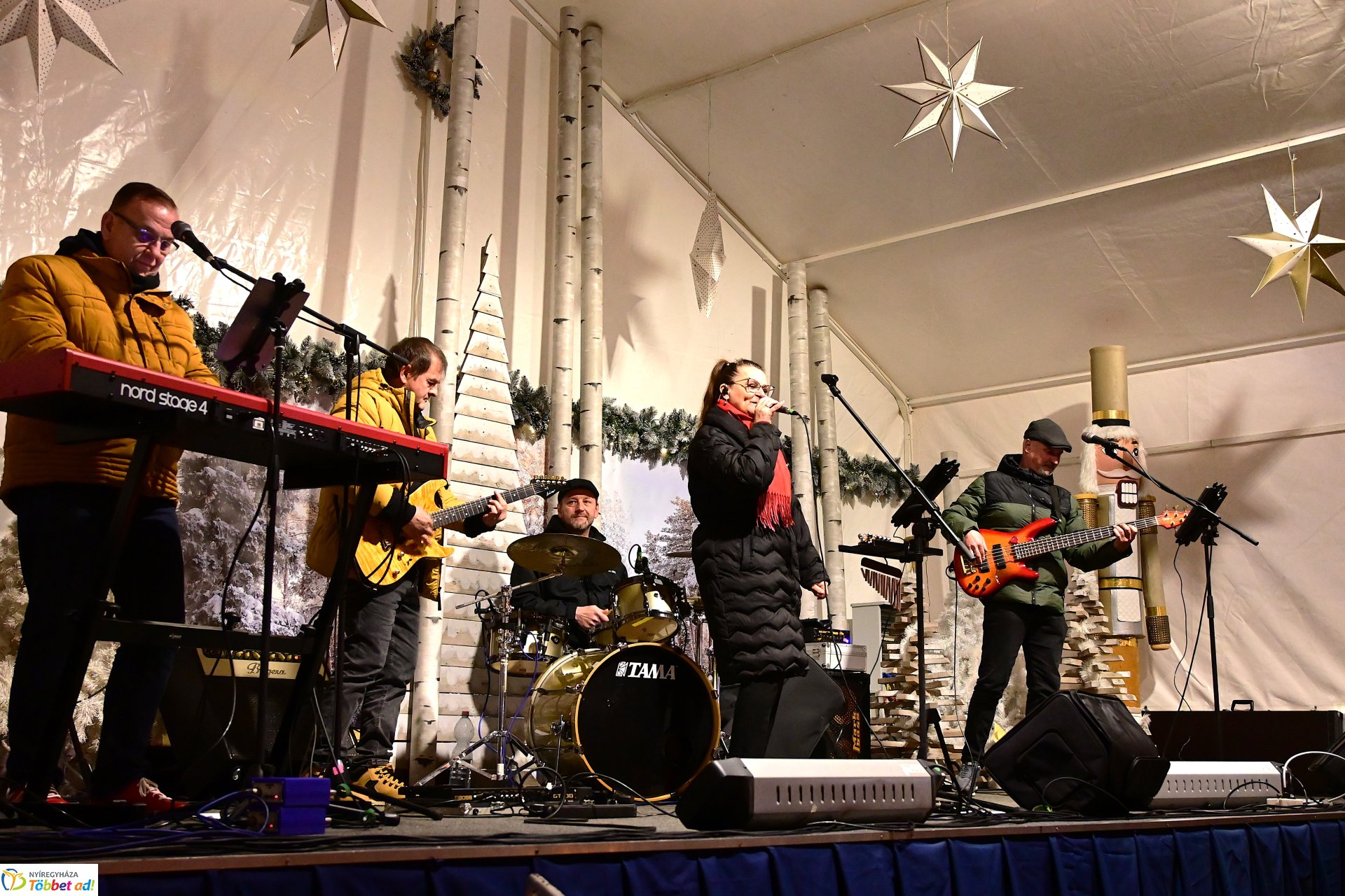 Karácsonyi Polip koncert Nyíregyháza főterén