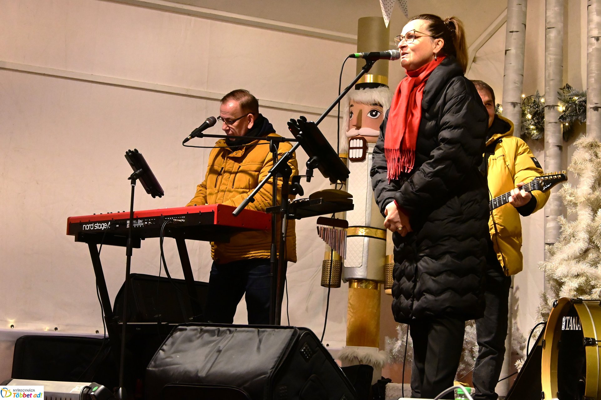 Karácsonyi Polip koncert Nyíregyháza főterén