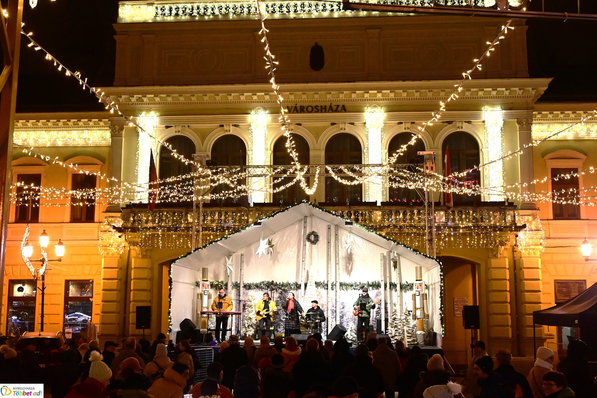 Karácsonyi Polip koncert Nyíregyháza főterén