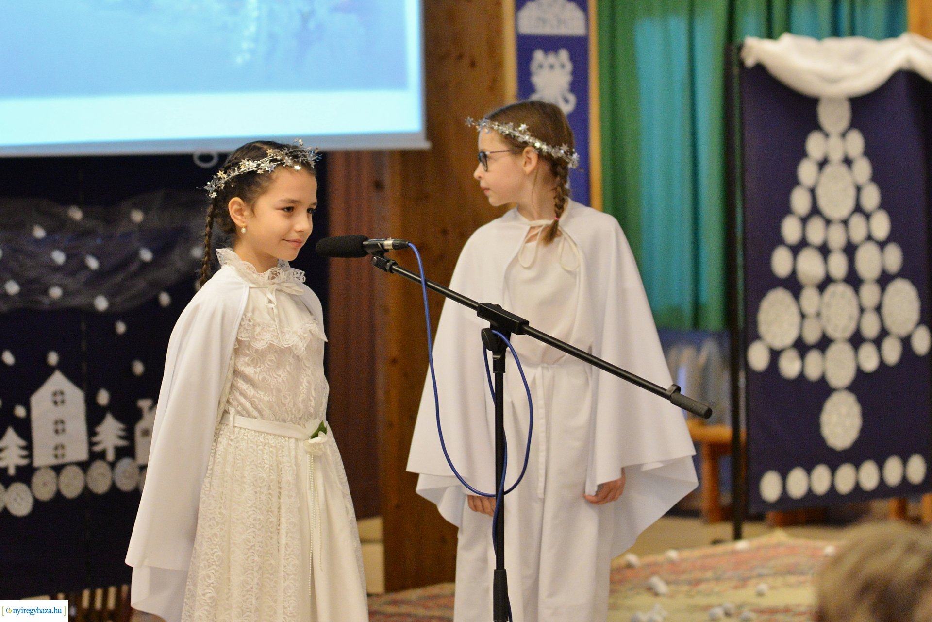 Karácsonyi ünnepség a Móra Ferenc Általános Iskolában