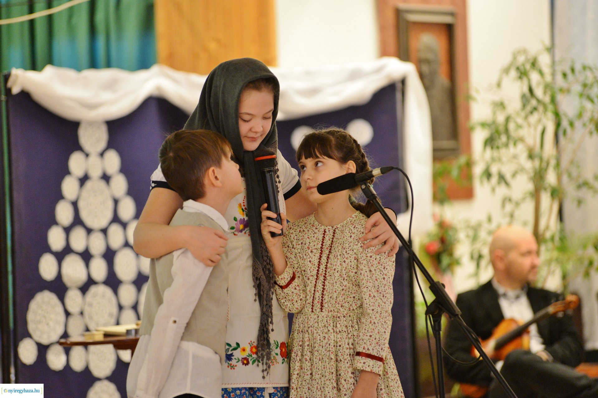 Karácsonyi ünnepség a Móra Ferenc Általános Iskolában