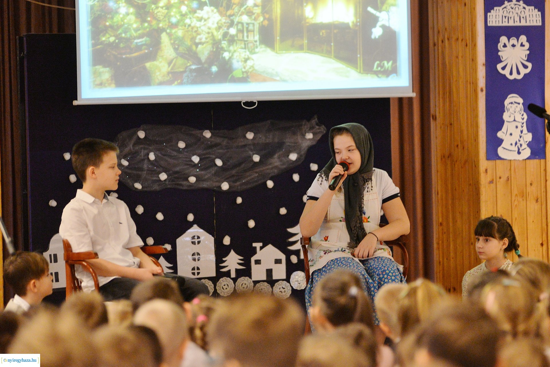 Karácsonyi ünnepség a Móra Ferenc Általános Iskolában