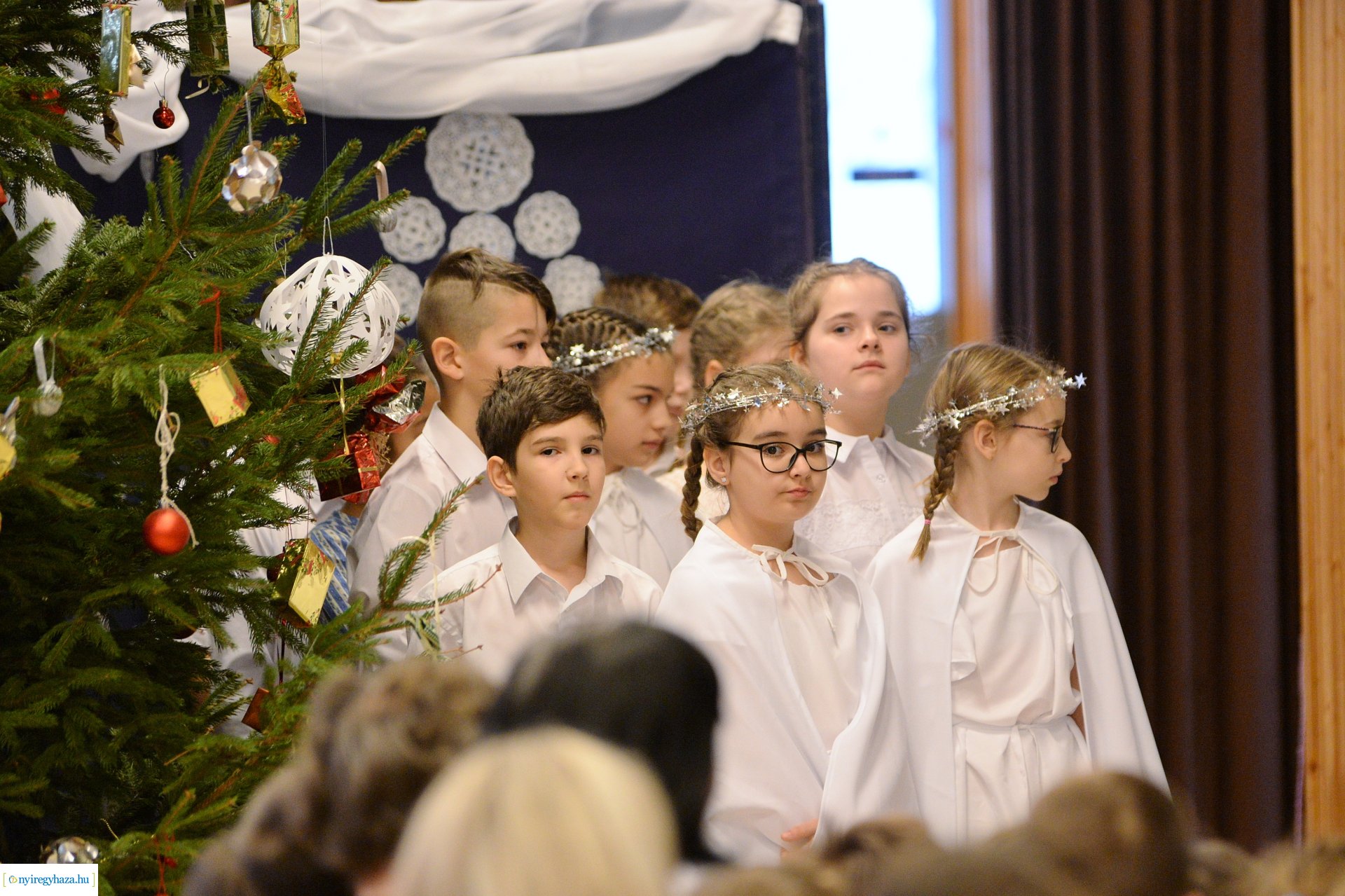 Karácsonyi ünnepség a Móra Ferenc Általános Iskolában