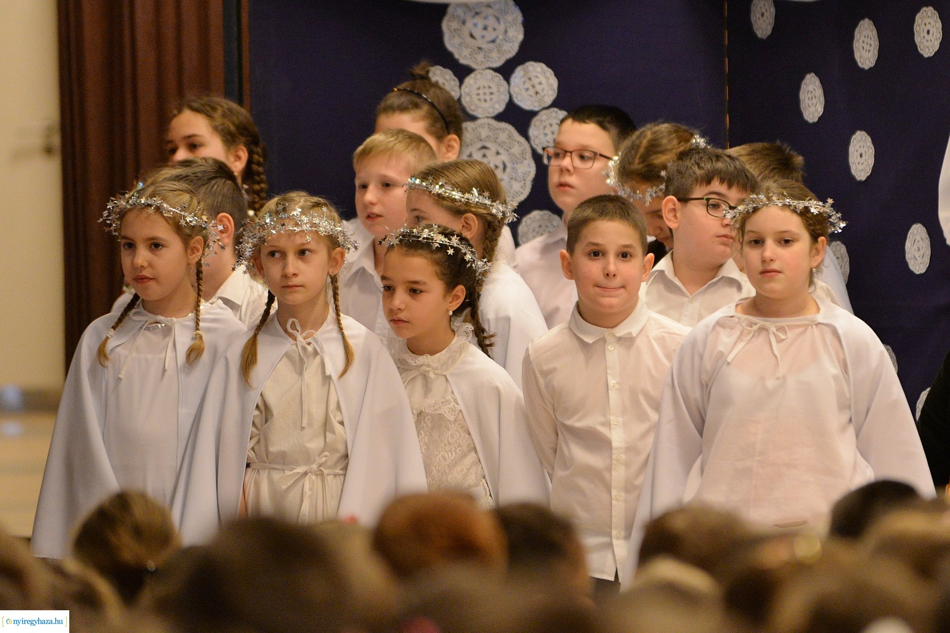 Karácsonyi ünnepség a Móra Ferenc Általános Iskolában