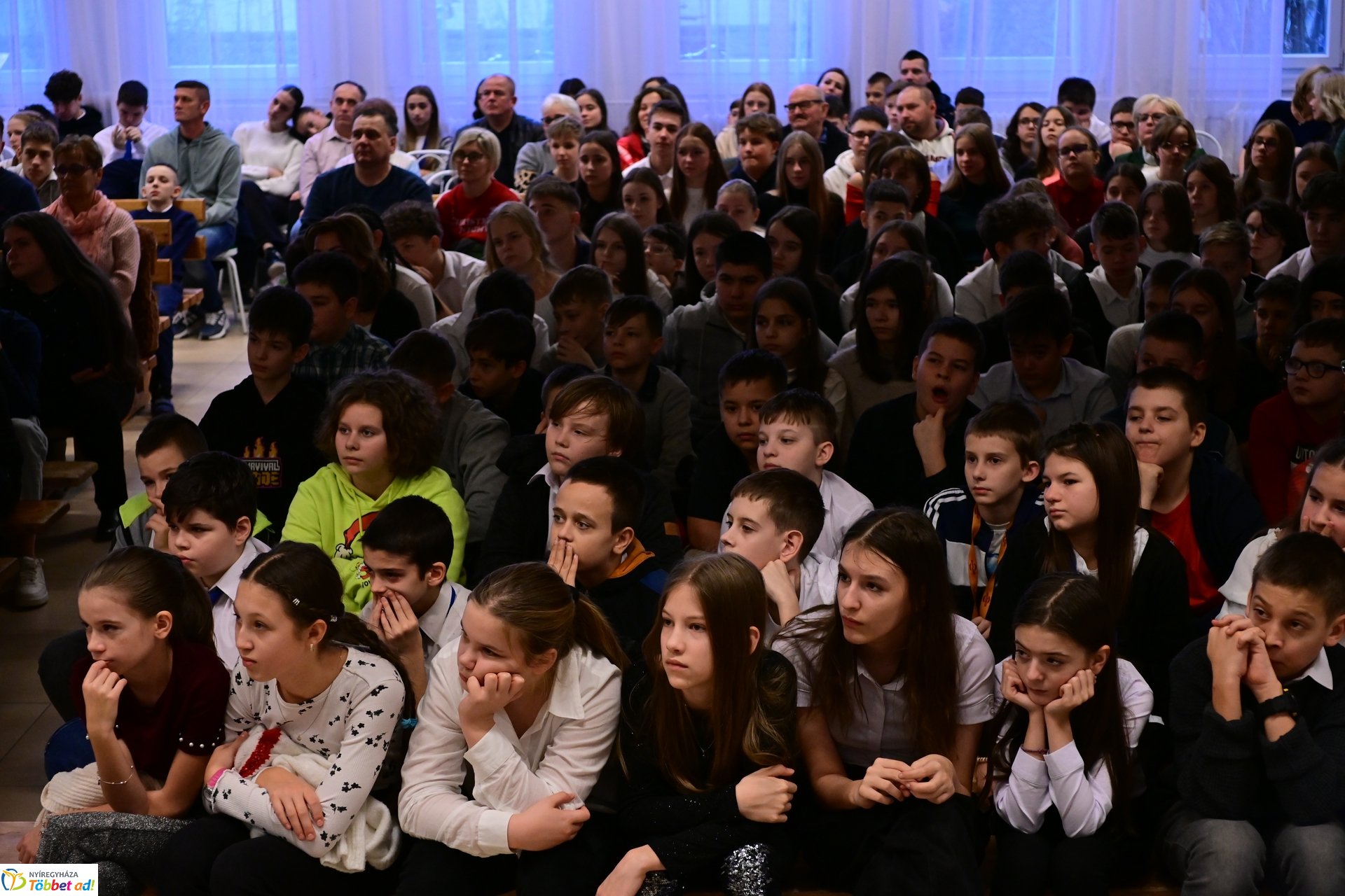 Karácsonyi ünnepség a Móra Ferenc iskolában - 2024