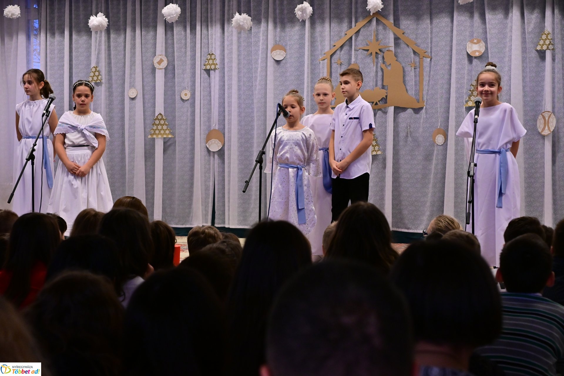 Karácsonyi ünnepség a Móra Ferenc iskolában - 2024