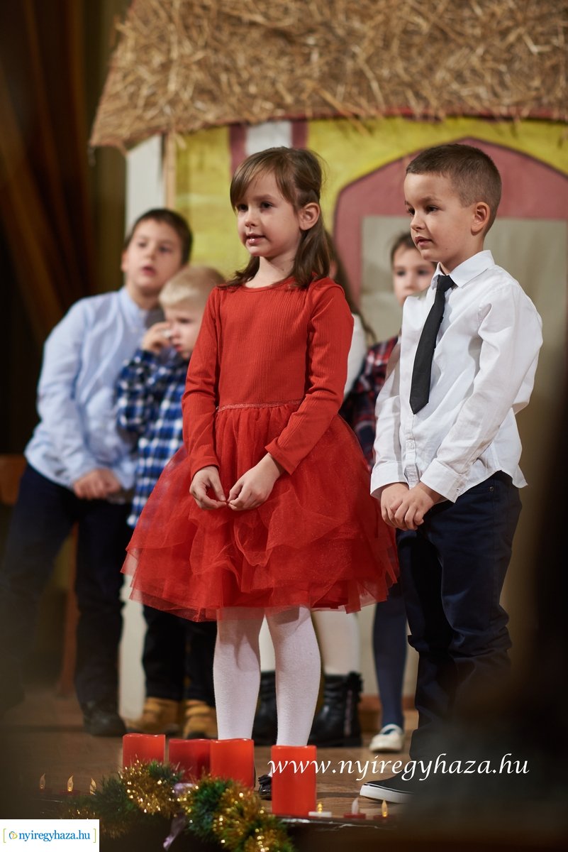 Karácsonyi ünnepség az evangélikus iskolában