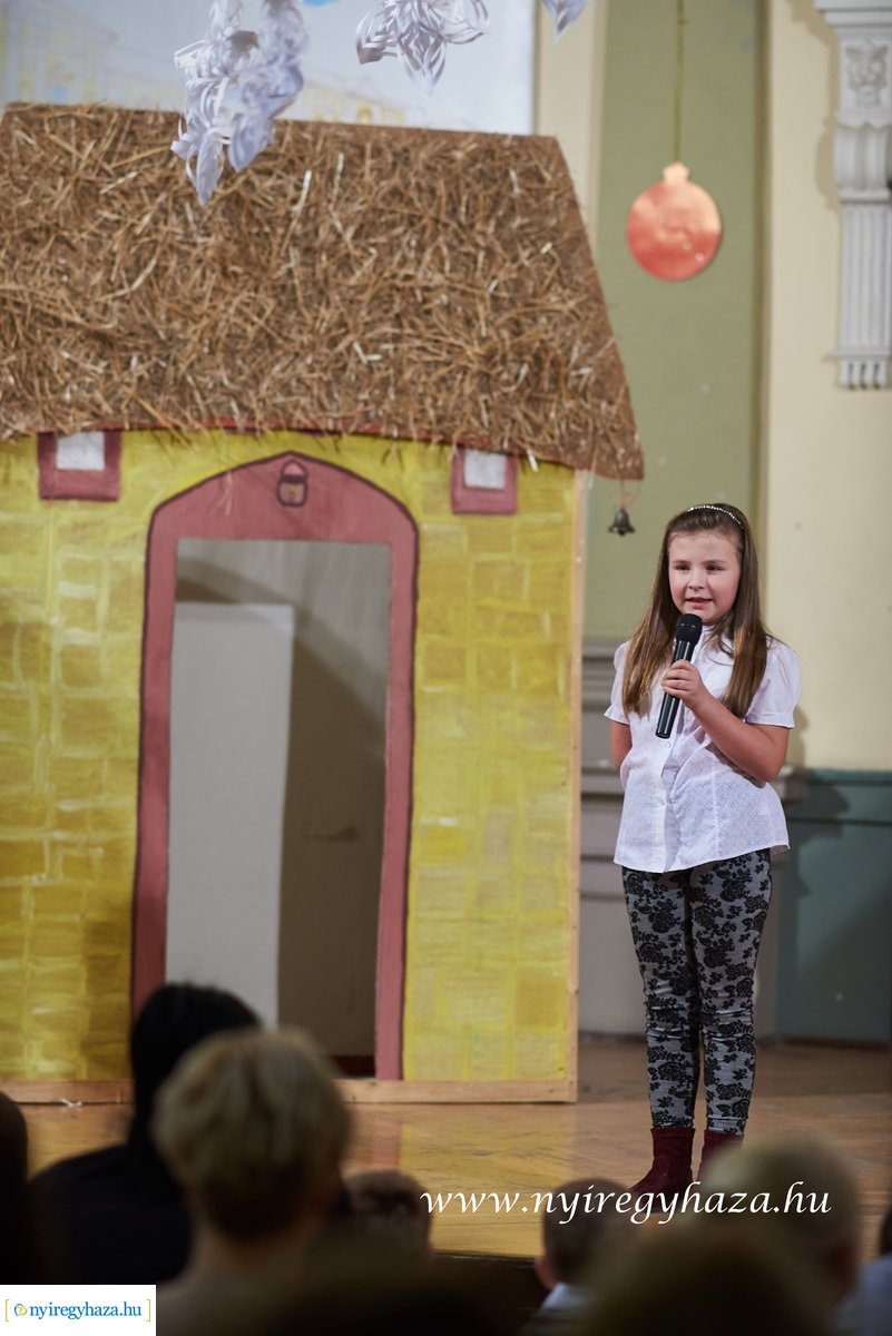 Karácsonyi ünnepség az evangélikus iskolában