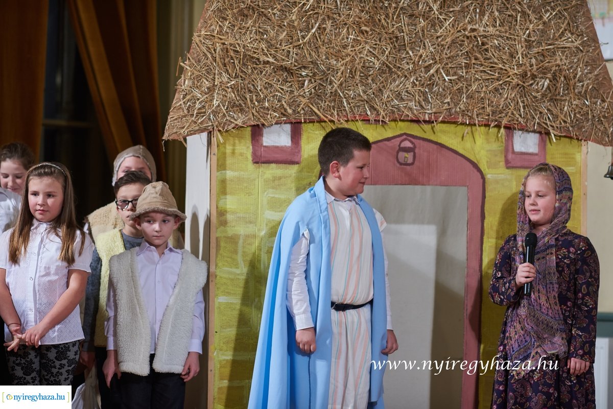 Karácsonyi ünnepség az evangélikus iskolában