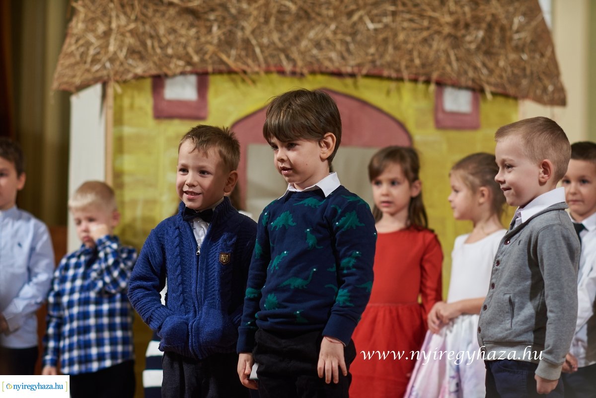 Karácsonyi ünnepség az evangélikus iskolában