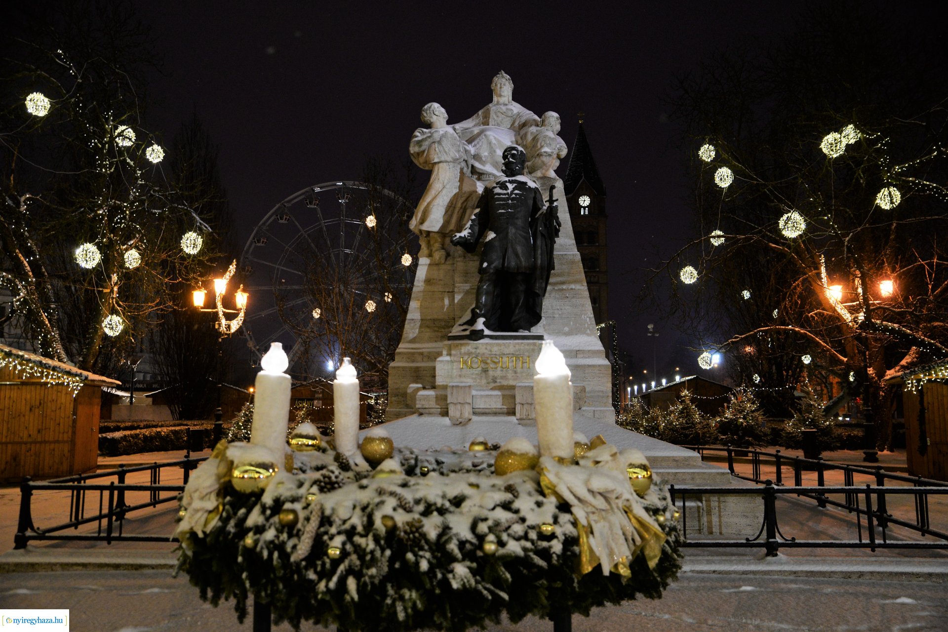 Karácsonykor hóesésben