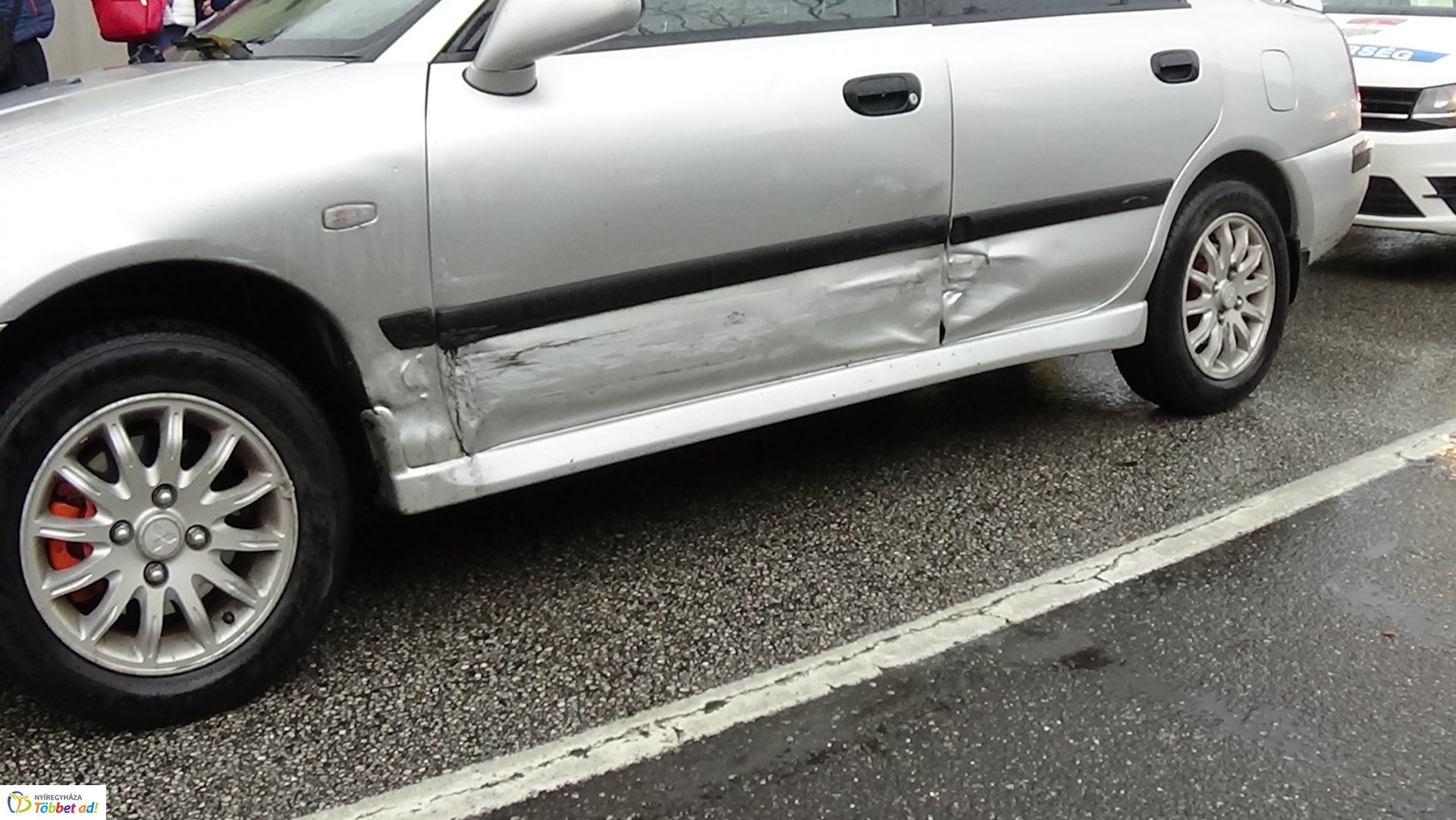 Karambol a Luther és az Eötvös utca kereszteződésében