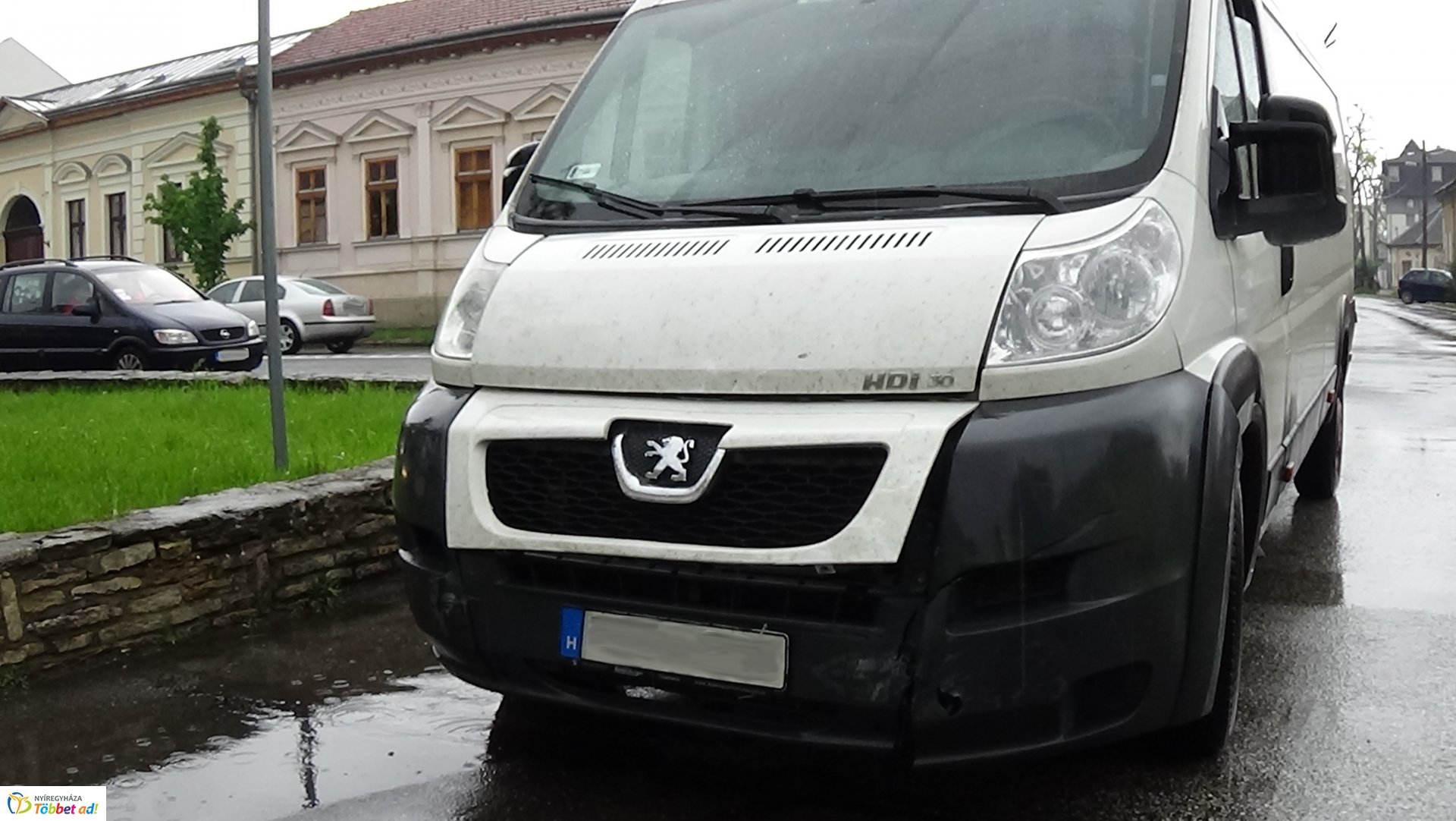 Karambol a Luther és az Eötvös utca kereszteződésében