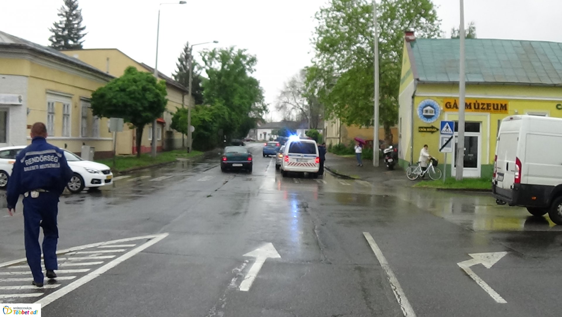 Karambol a Luther és az Eötvös utca kereszteződésében