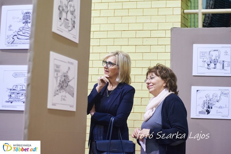 Karikatúra kiállítás a Vasvári gimnáziumban