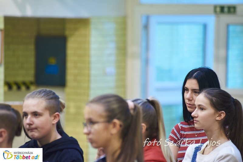 Karikatúra kiállítás a Vasvári gimnáziumban