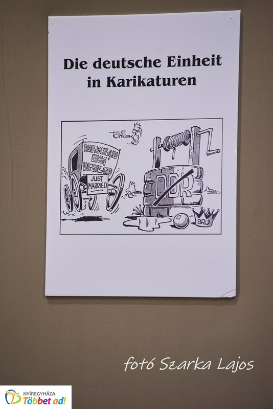 Karikatúra kiállítás a Vasvári gimnáziumban