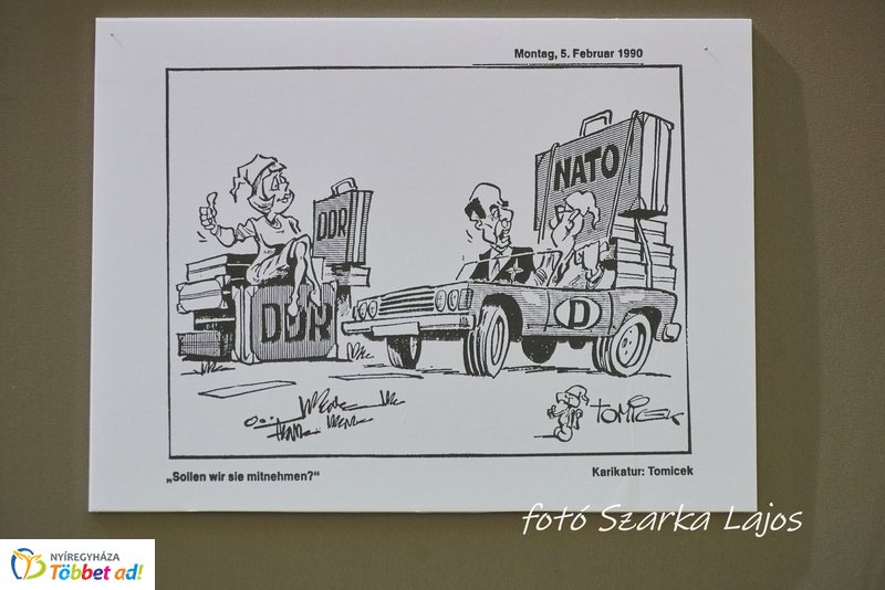 Karikatúra kiállítás a Vasvári gimnáziumban