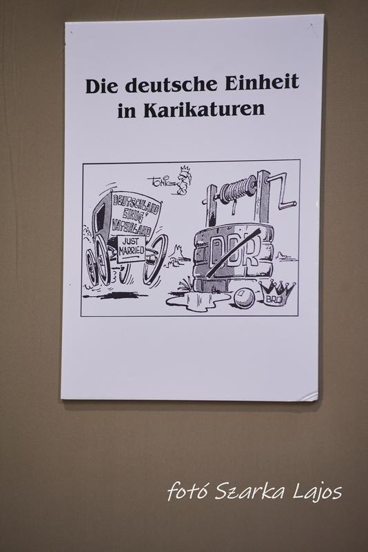 Karikatúra kiállítás a Vasvári gimnáziumban